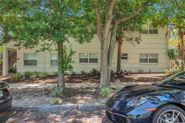 Building Photo - 224 6th Ave N