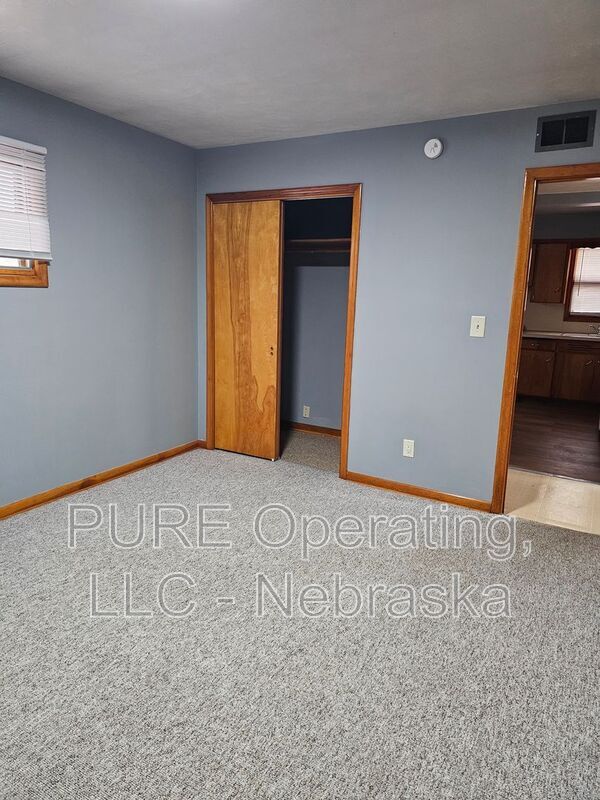 Building Photo - 2205 Lindyview Rd