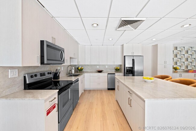 Building Photo - 3750 Galt Ocean Dr