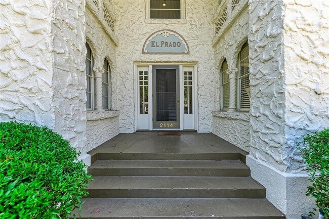 Building Photo - 2114 W Dekle Ave