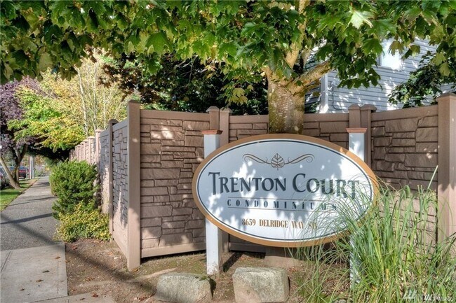 Building Photo - AVAILABLE AUGUST 1ST >> Beautiful Fully Remodeled 2BR/1BA Condo in Seattle!