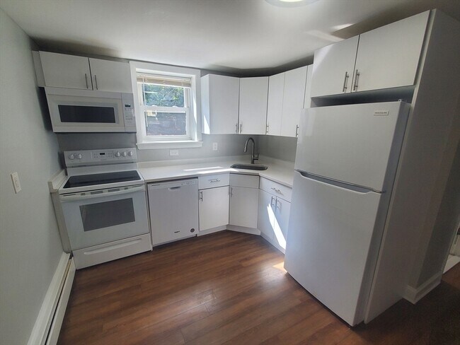 Primary Photo - 433 Sea St