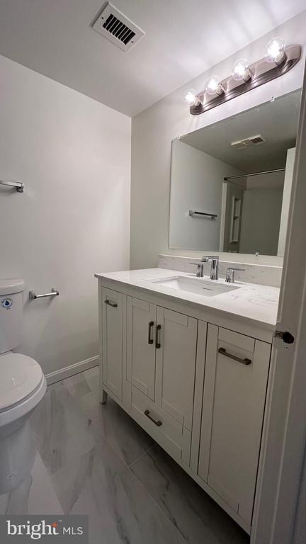 Building Photo - 5904 Cove Landing Rd