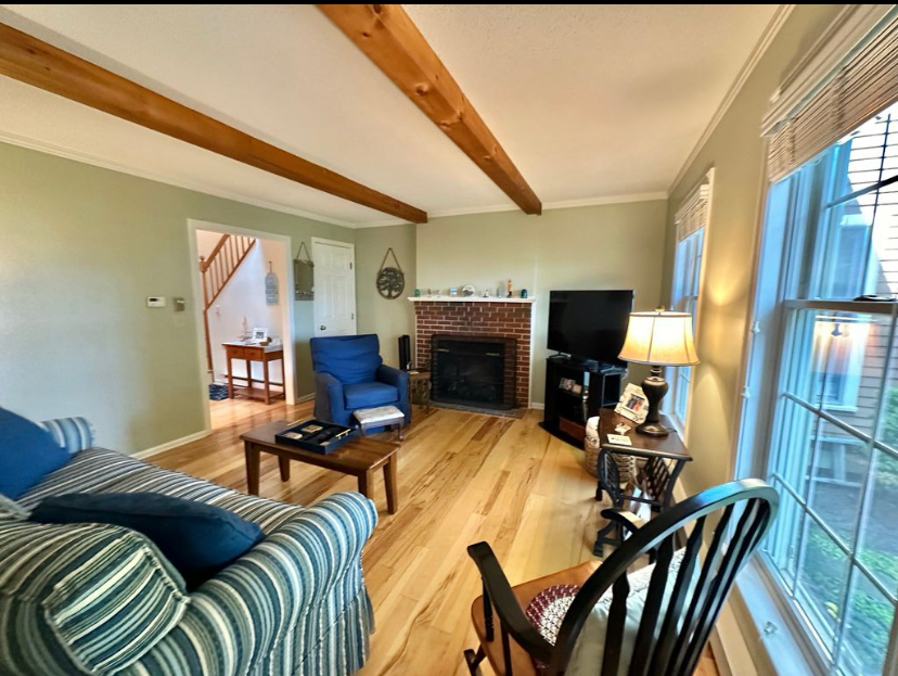 Living room - 3 Rosewood Ln
