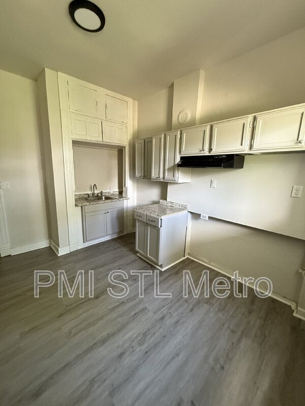 Building Photo - 4037-4039 Enright Ave