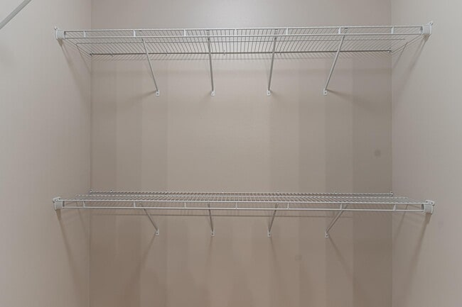 Building Photo - 5846 James Dr W