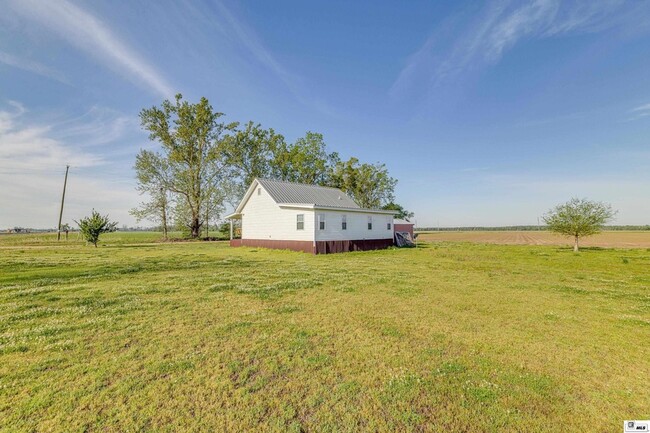 Building Photo - 6391 Paulette Pipes Rd