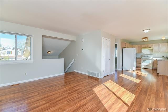 Building Photo - 5805 Dutchess Dr