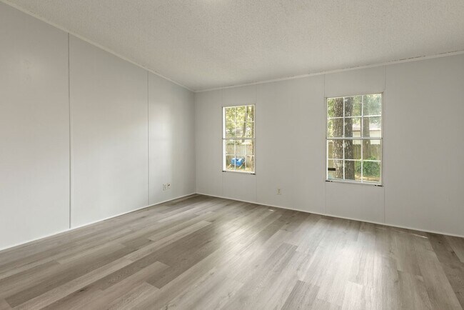 Building Photo - 16474 N Emerson Cir