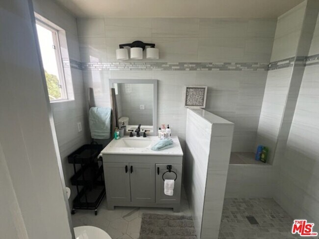 Building Photo - 6400 Pacific Ave