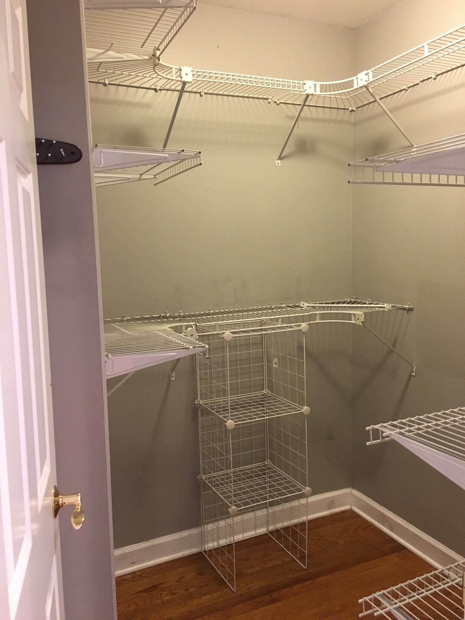Master Walk in Closet - 3526 N Reta Ave
