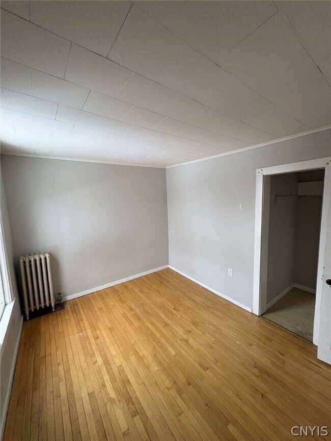 Building Photo - 615 State St