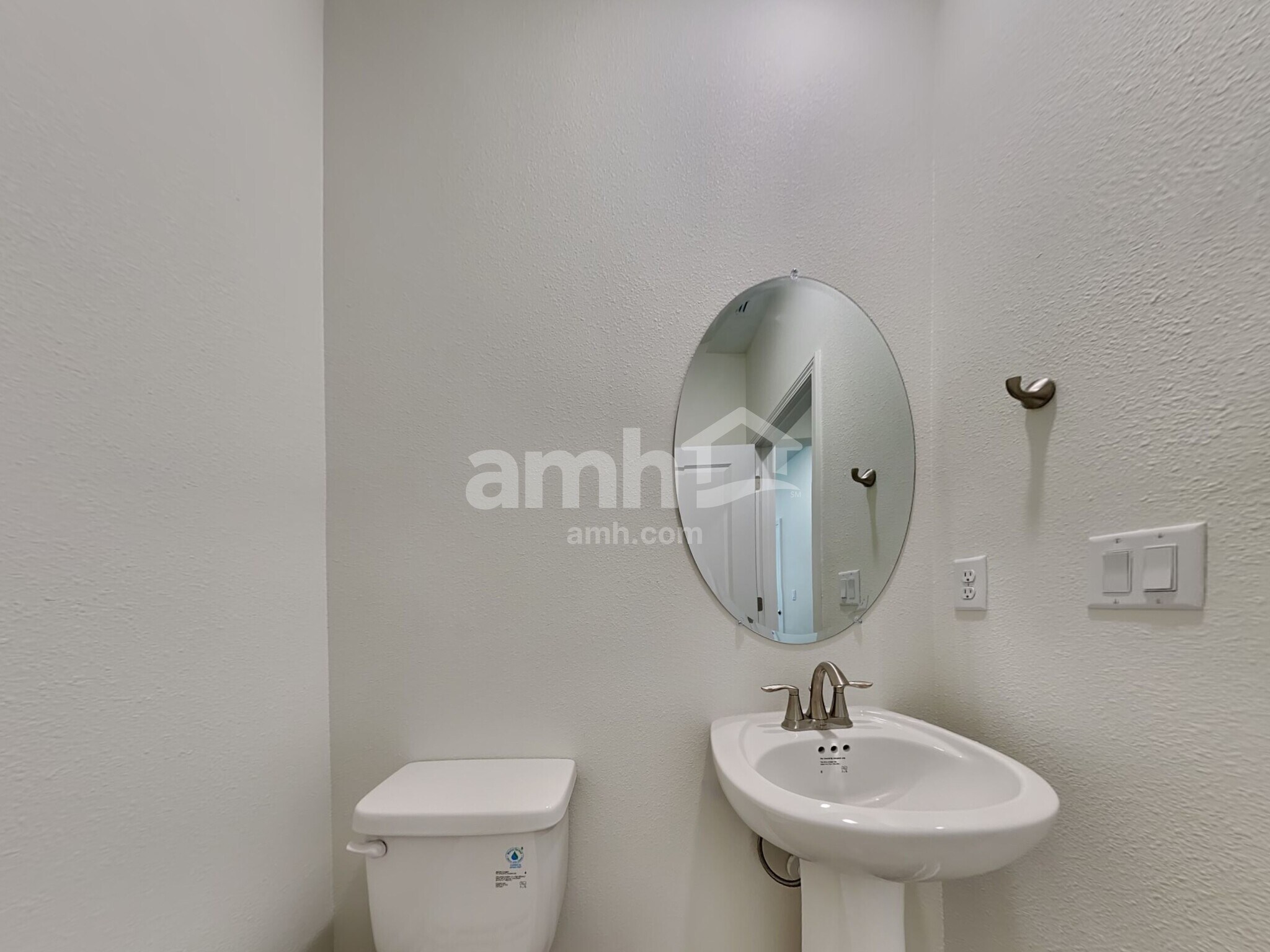 Building Photo - 11643 Hillside Dr