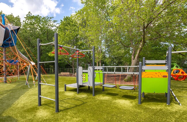 Building Photo - 3281 S Stafford St