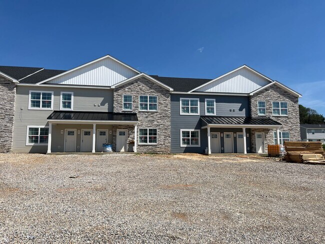 Building Photo - Salem Run Apartments Phase 2