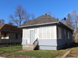 Building Photo - 978 Pavone St