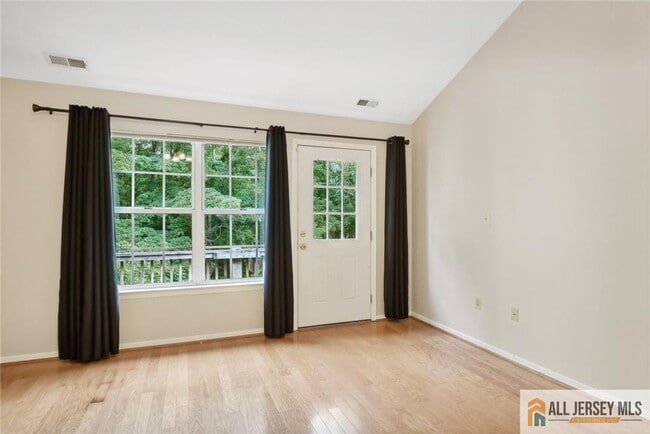 Building Photo - 624 Brickhouse Rd