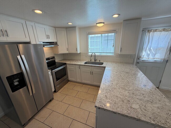 Building Photo - 8492 Hermitage Way