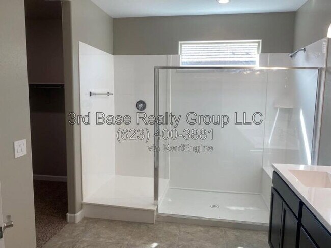 Building Photo - 3336 N 300th Dr