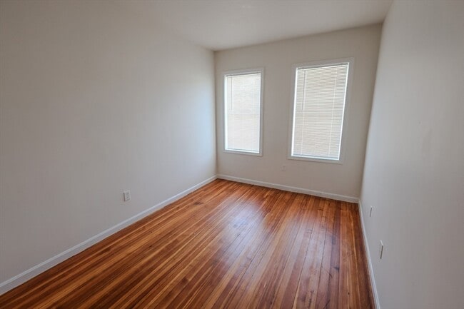 Building Photo - 127 Intervale St