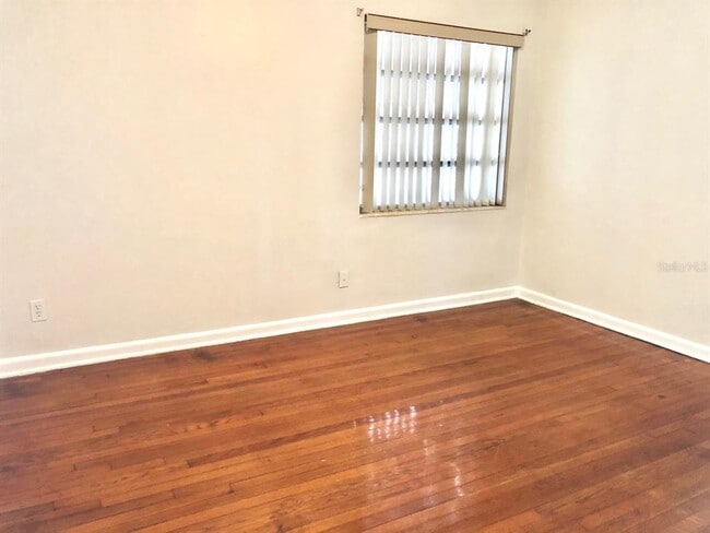 Building Photo - 1310 W Woodlawn Ave