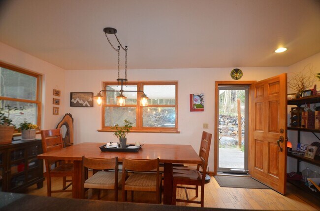 Building Photo - Placer Valley! 3bed/2.5 bath! Garage! 20 m...