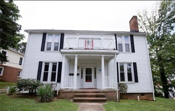 Building Photo - 405ES
