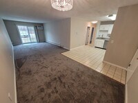 Building Photo - $2100 - 2 Bed / 1 Bath Condominium in Manc...