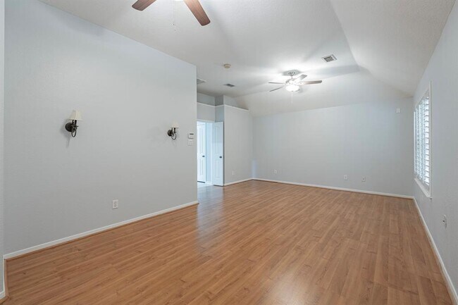Building Photo - 203 W Sundance Cir