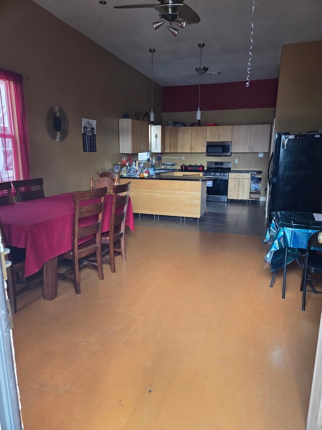 Building Photo - 1821 Peniston St