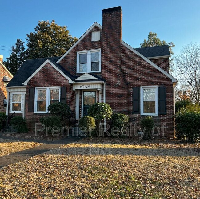 Primary Photo - 2220 Elgin Rd