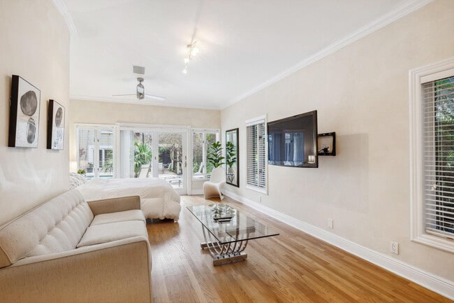 Building Photo - 3301 NE 16th St