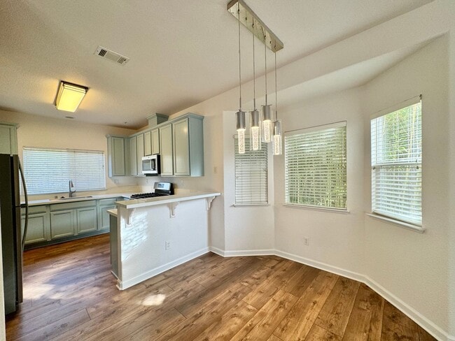 Building Photo - TENTATIVELY RENTED 3 Bedrooms, 2 1/2 Bathrooms, Serene Napa Setting