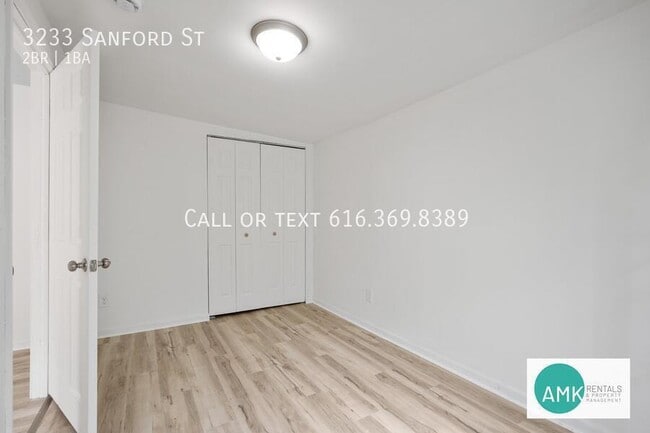 Building Photo - 3233 Sanford St