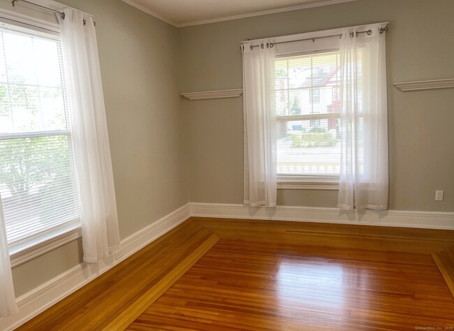 Building Photo - 809 Edgewood Ave