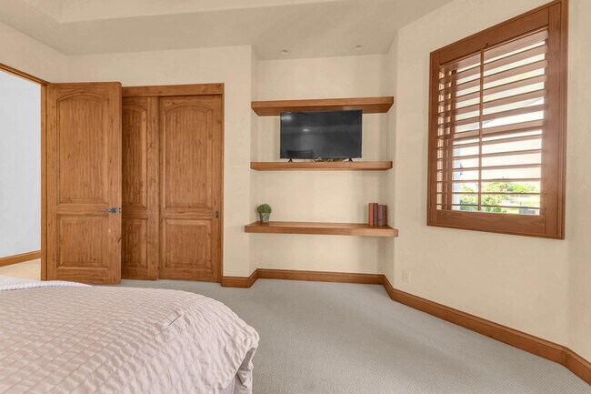 Building Photo - 83054 S Bay Dr