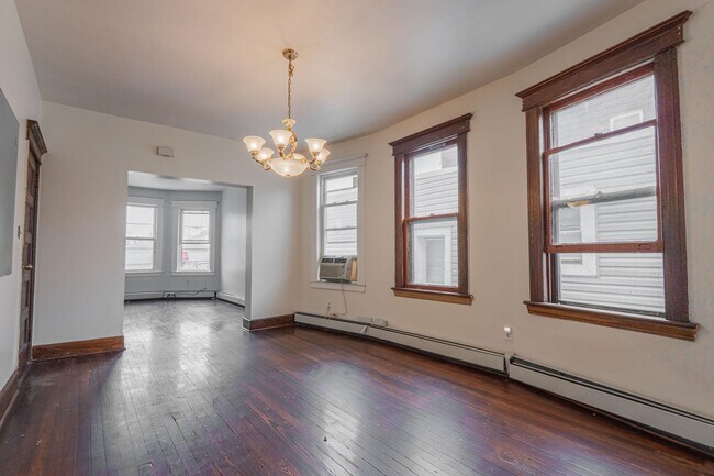 Building Photo - 70 Neptune Ave
