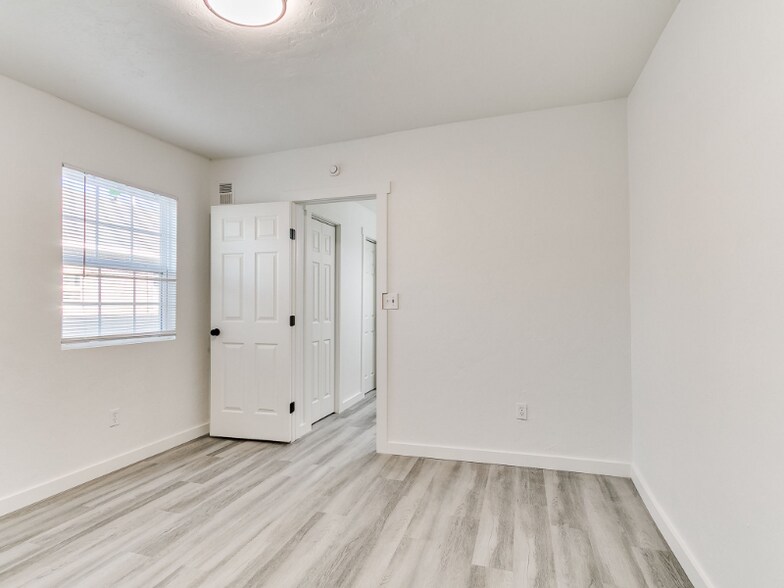 Building Photo - 1001 NW 98th St