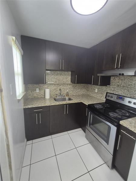 Building Photo - 3520 Polk St