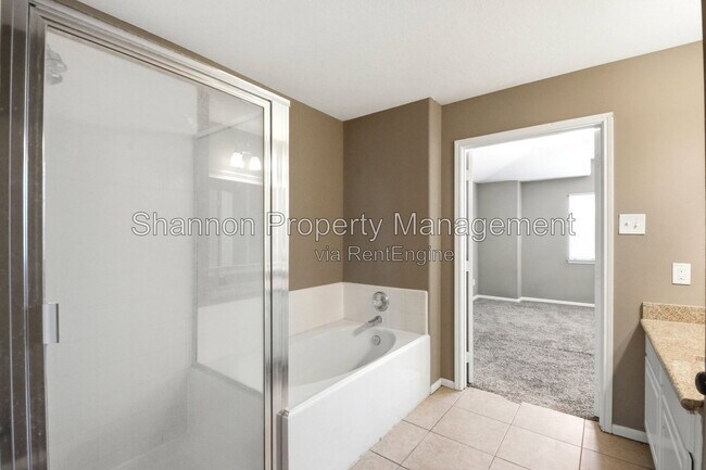 Building Photo - 21103 N Valley Ct