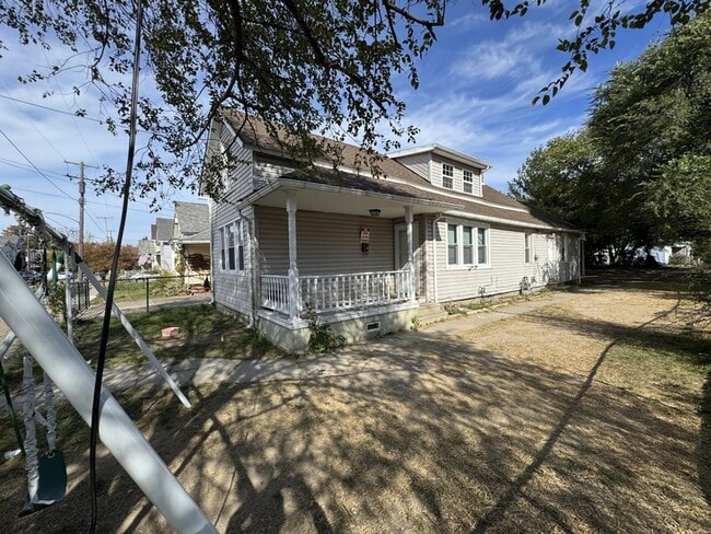 Primary Photo - 3233 W 50th St