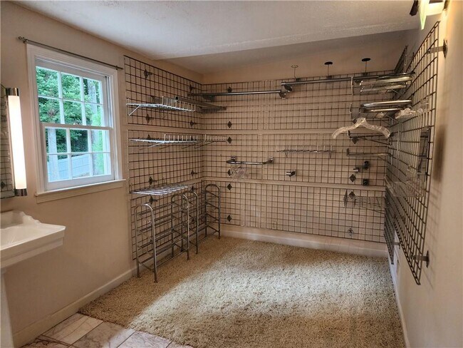 Building Photo - 3516 Hildon Cir