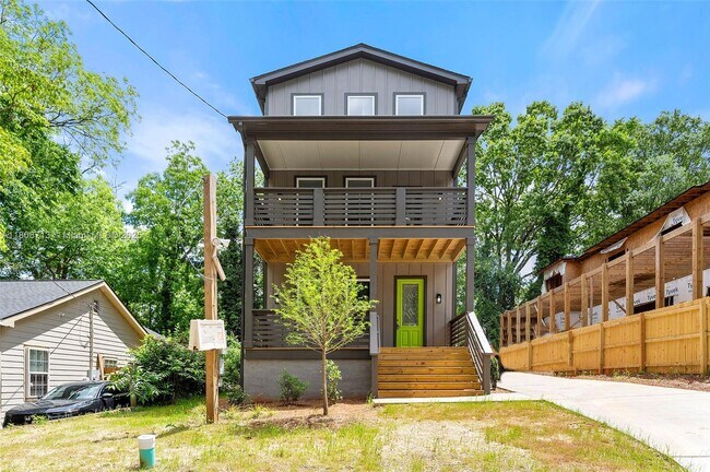 Primary Photo - 1016 Welch St SW