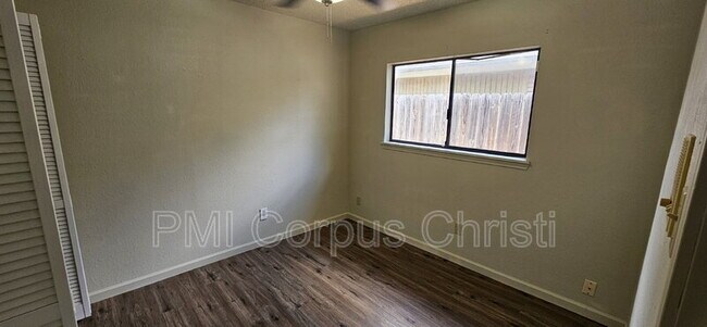 Building Photo - 6106 Angus Dr