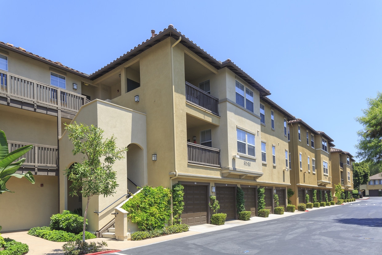Solana Apartment Homes - 100 Monte Vis Irvine CA 92602 | Apartment Finder