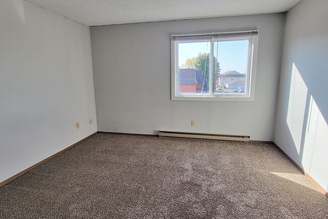 Building Photo - Southland Court