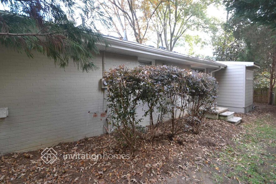 Building Photo - 2613 Mural Dr