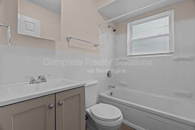 Building Photo - 2323 Woodson Rd