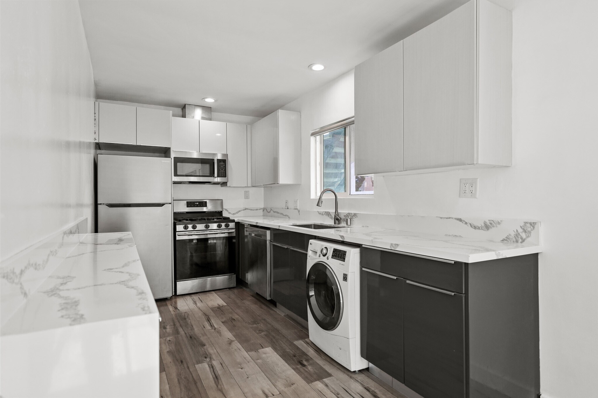 Building Photo - 141 San Pascual Ave.