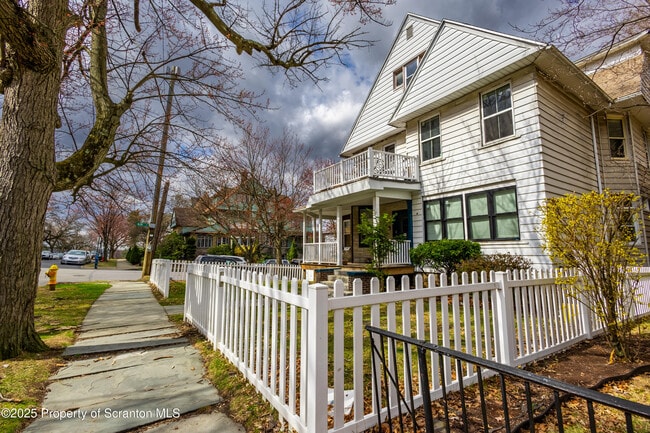 Primary Photo - 601 Clay Ave
